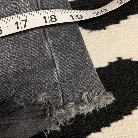 Levi’s Premium Original 501 Button Fly Jean Shorts Raw Hem Denim Size 27 - Picture 13 of 16